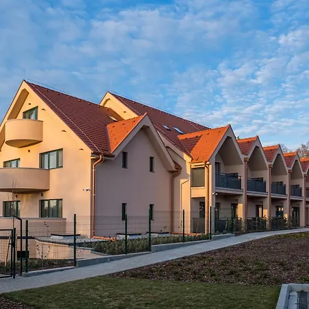 Hotel Kistuecsoek Food & Balatonszárszó