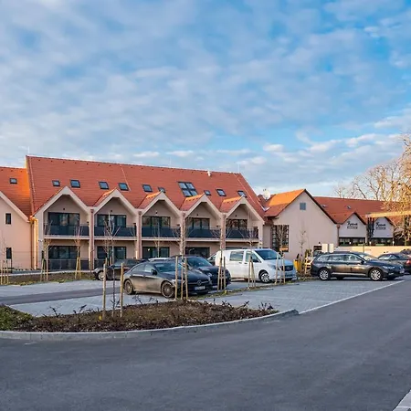 Ξενοδοχείο Kistuecsoek Food & Balatonszárszó