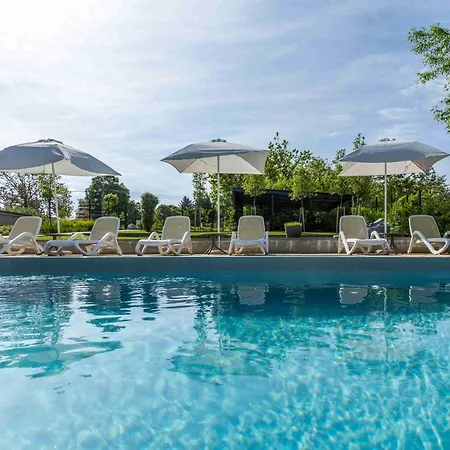 Kistuecsoek Food & Hotel Balatonszárszó