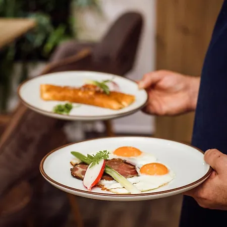 Kistuecsoek Food & Balatonszárszó