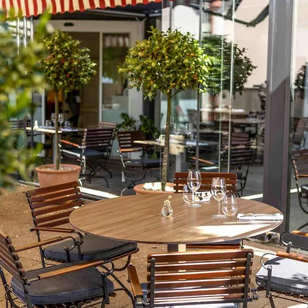Kistuecsoek Food & 4* Balatonszárszó