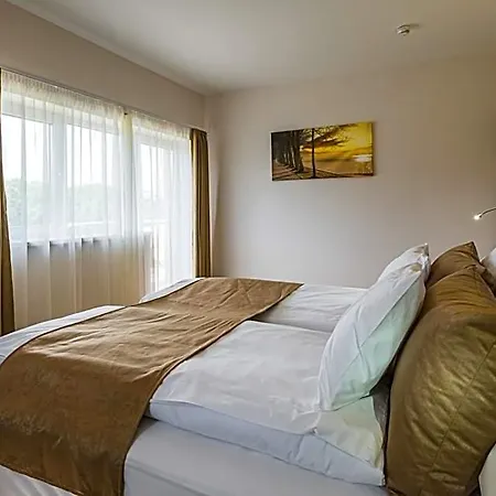 Kistuecsoek Food & Hotel Balatonszárszó